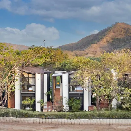 The Bungalows Flamingo - 10 Unit Boutique Hotel