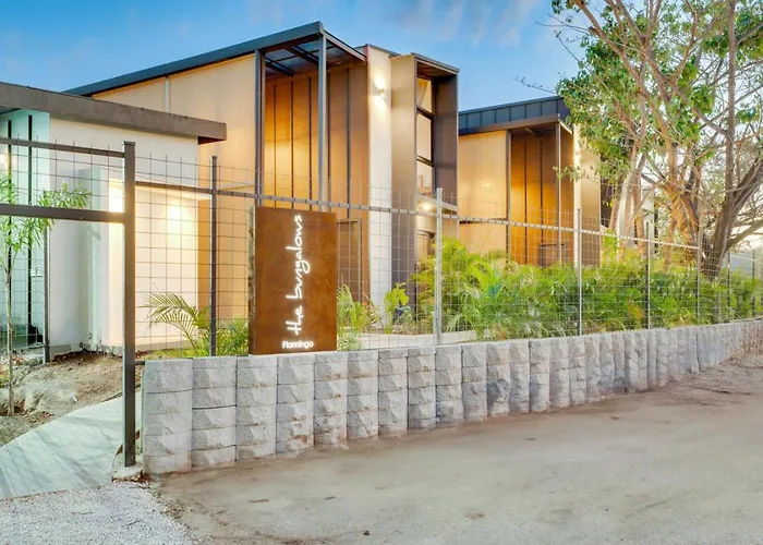 The Flamingo - 10 Unit Boutique *