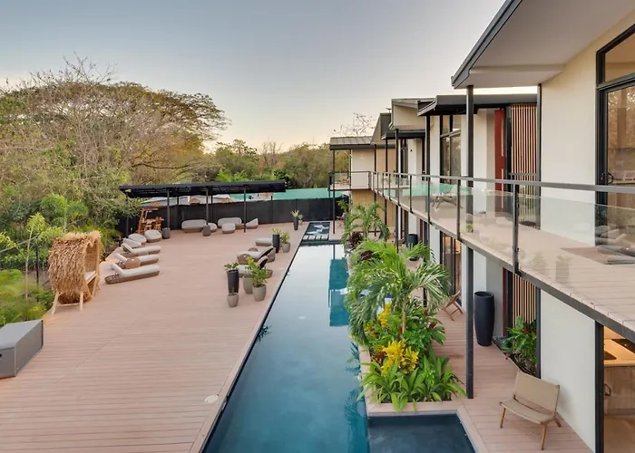 The Flamingo - 10 Unit Boutique Hotel *